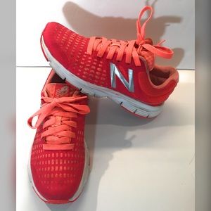 New Balance • 775 • Running Shoes • SZ 8.5